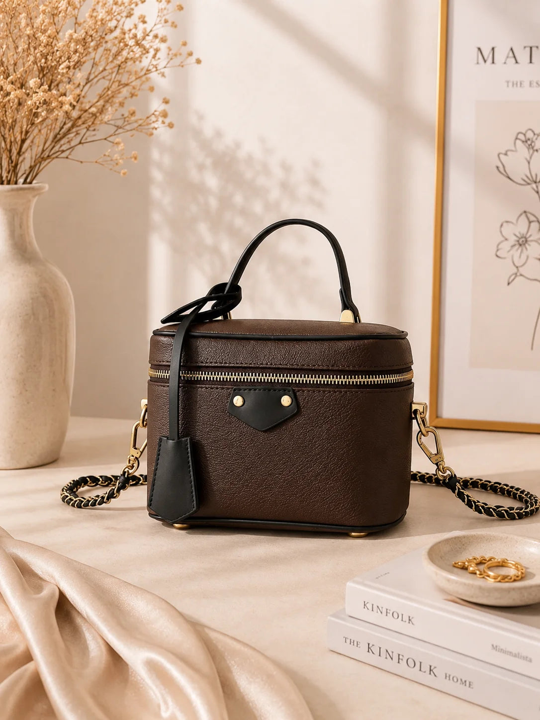 New Luxury Women'S Bag 19X11X13CM Portable Small Cosmetic Bag Designer Inspired Handbag With Shoulder Strap No Box